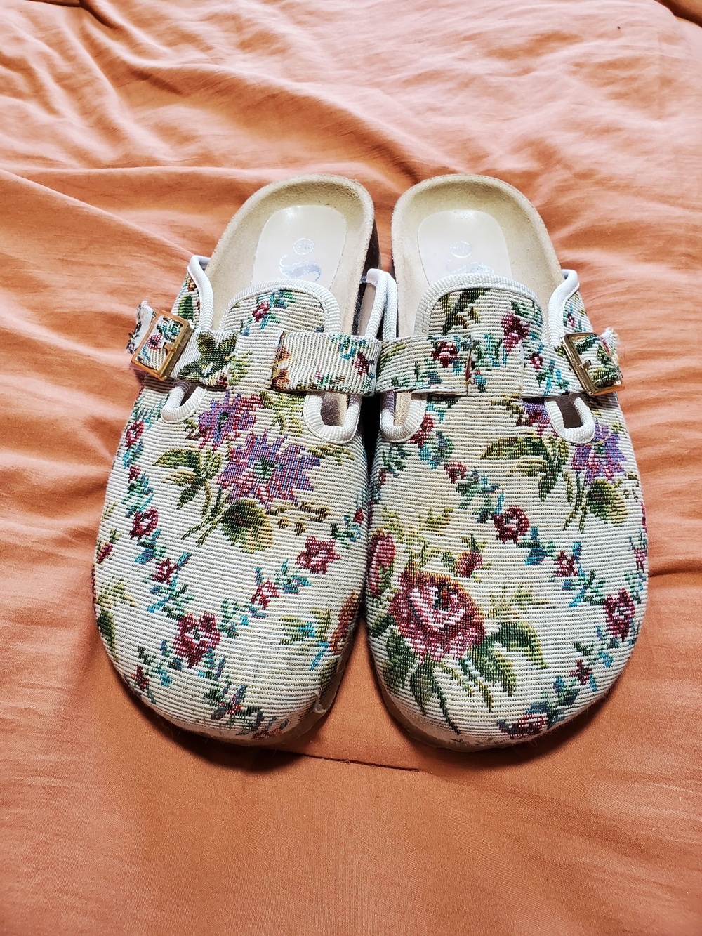 SHEIN Cream Floral Tapestry Slip-On Clogs